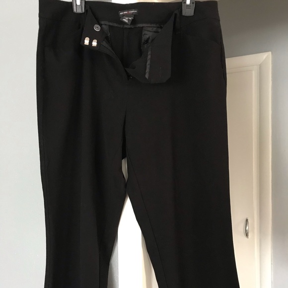 New York & Company Pants - Women’s crop length slacks.